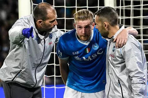 تقارير: دي بروين مهدد بالغياب عن كأس العالم 2026